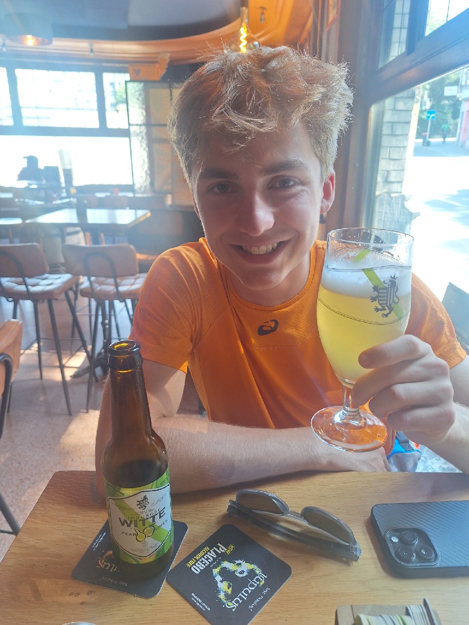 Limburgse Witte Pear Apple, Belgium