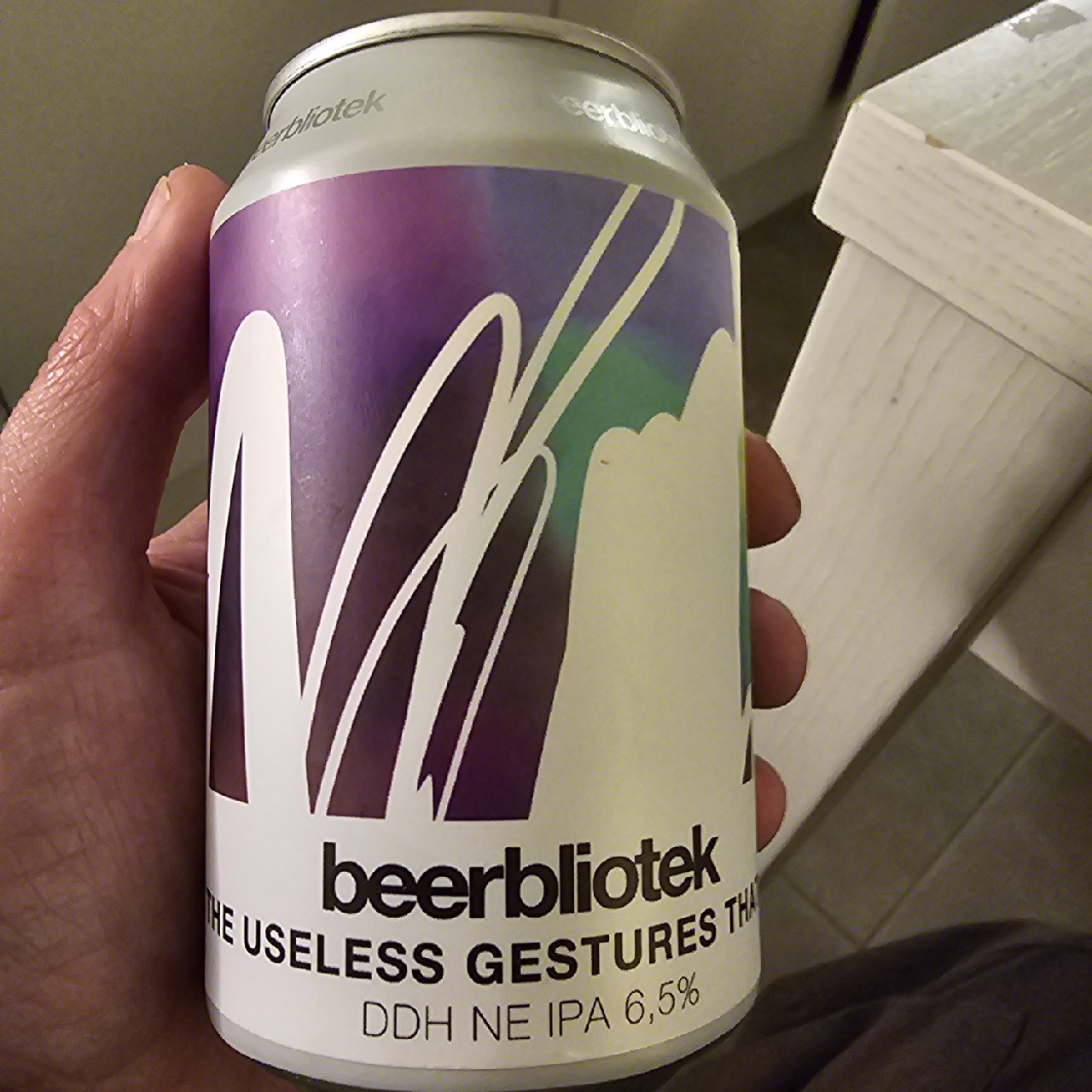 It's the Useless Gestures That Count, Sweden