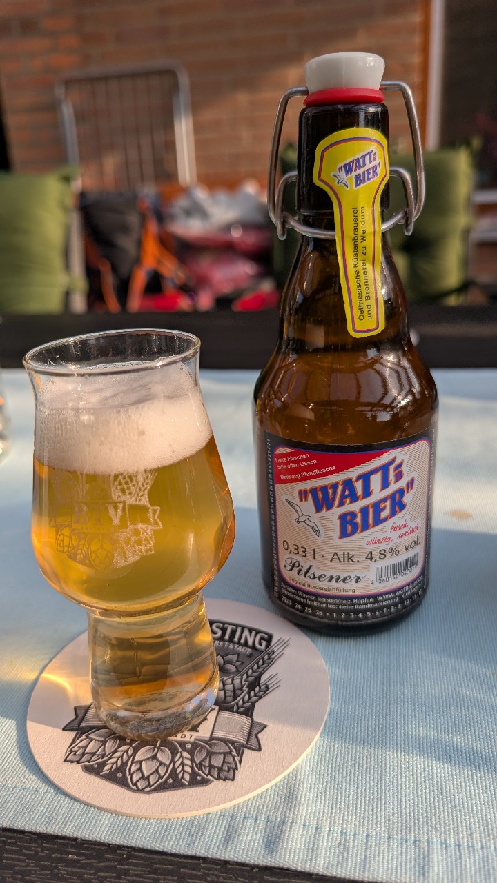 Watt'n Bier Pilsener, Ostfriesische Küstenbrauerei und Brennerei zu Werdum