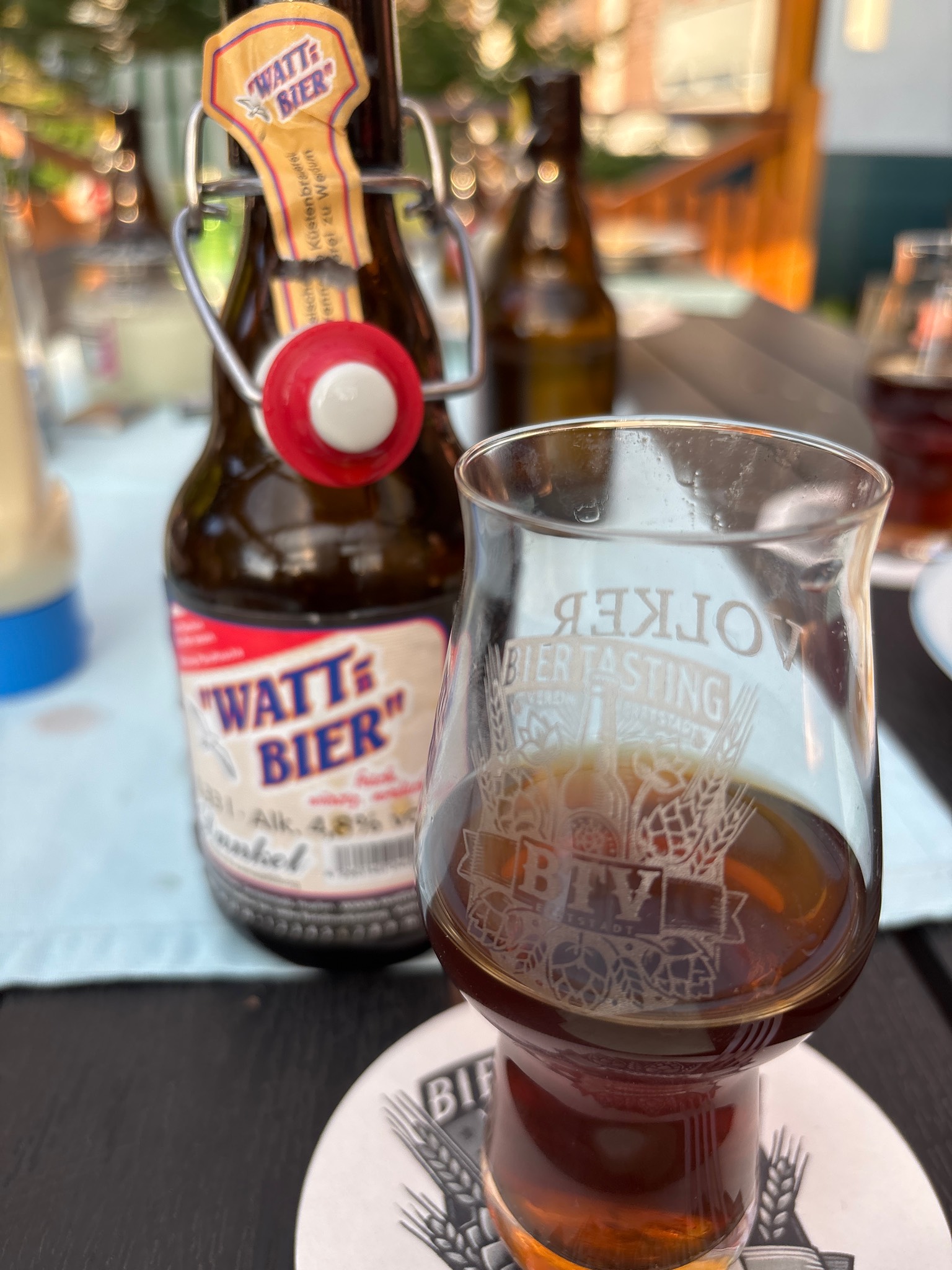 Watt'n Bier Pilsener, Ostfriesische Küstenbrauerei und Brennerei zu Werdum