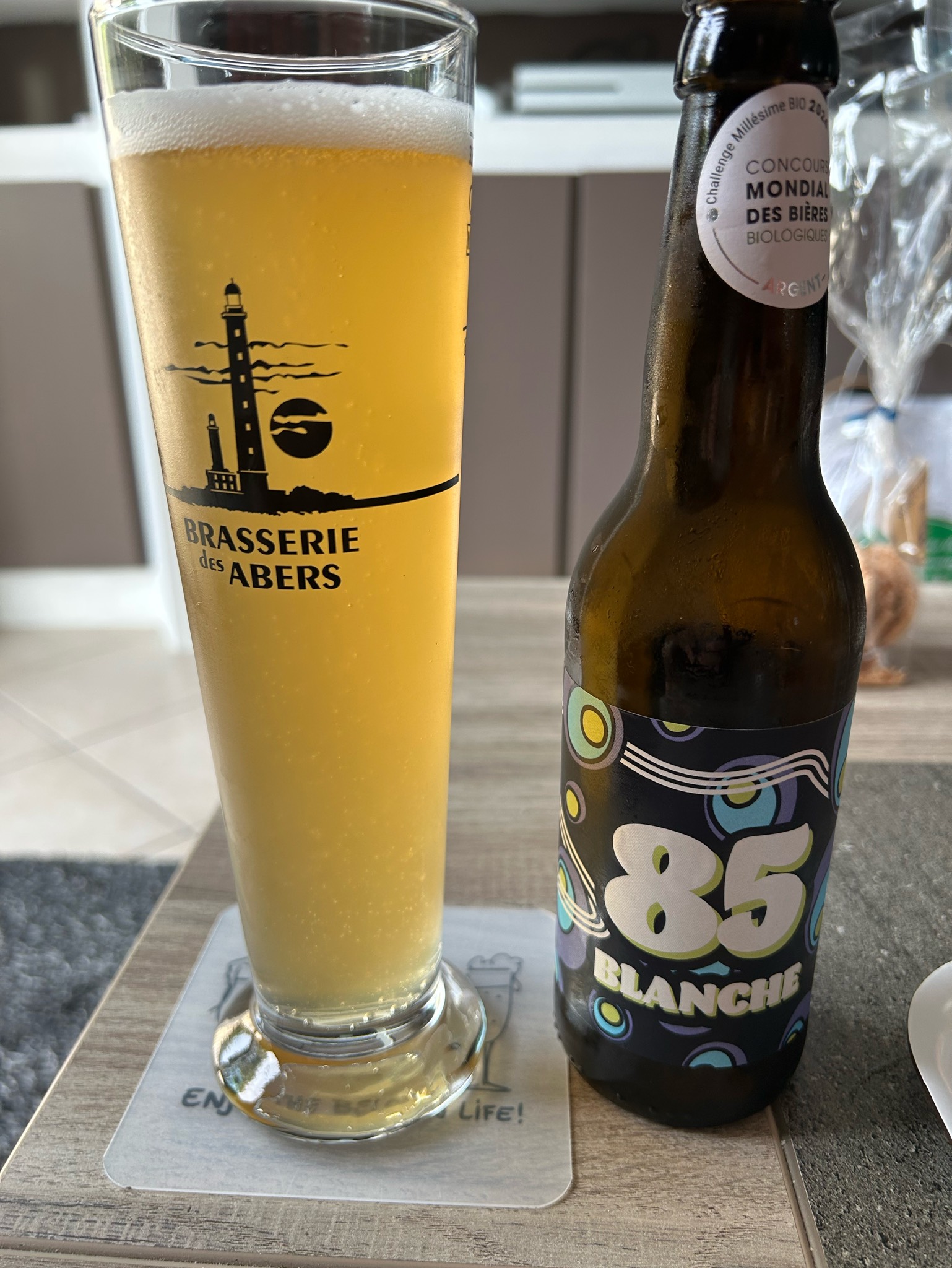 85 Blanche Bio, France