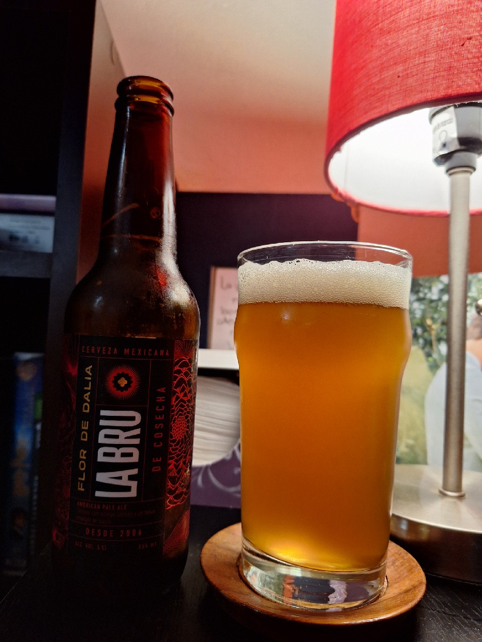 Flor de dalia, Cerveceria la bru