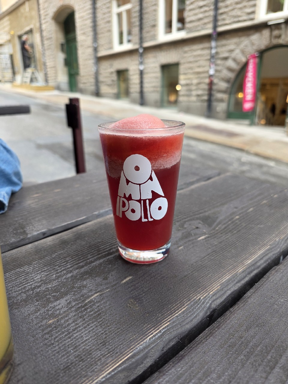 Fruit World Famous Raspberry Pie Sour, Sweden