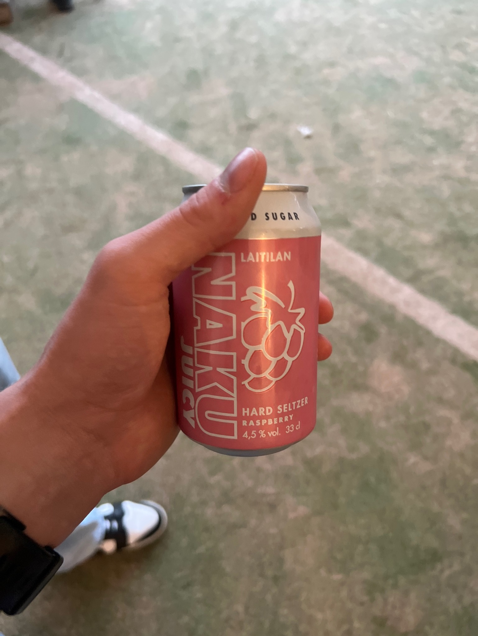 Naku Juicy Hard Seltzer Raspberry, Finland