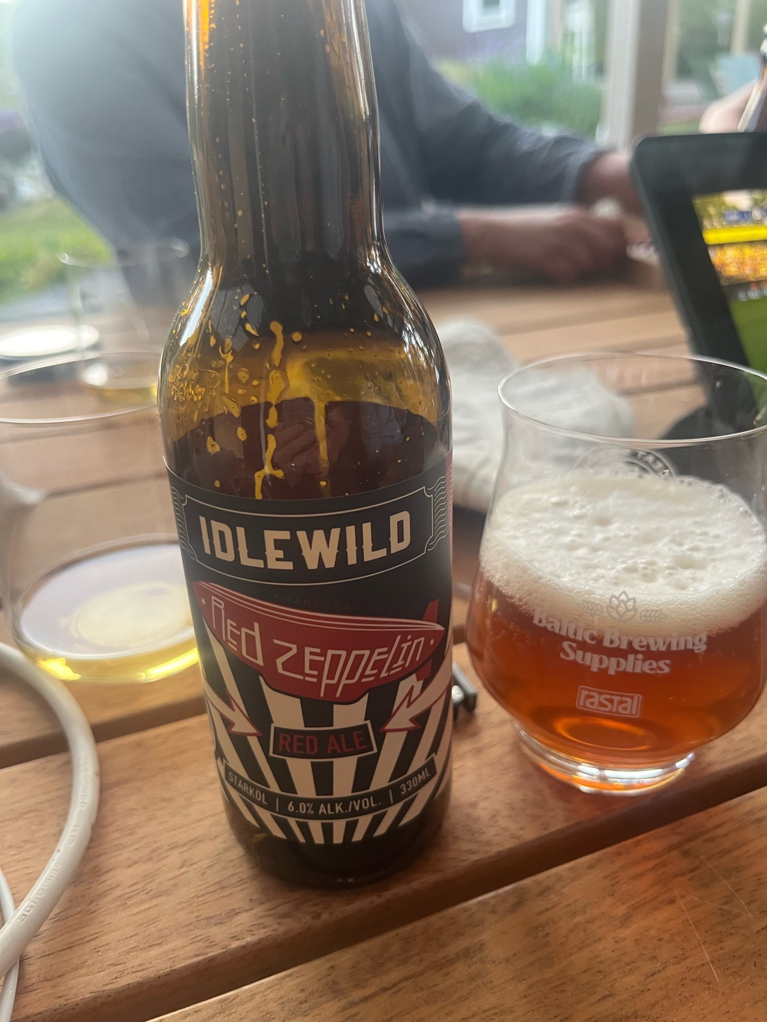 Red Zeppelin, Idlewild