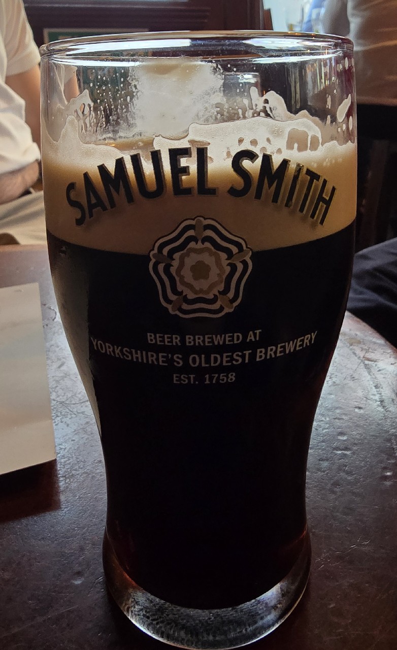 Old Brewery Samuel Smiths Extra Stout, England