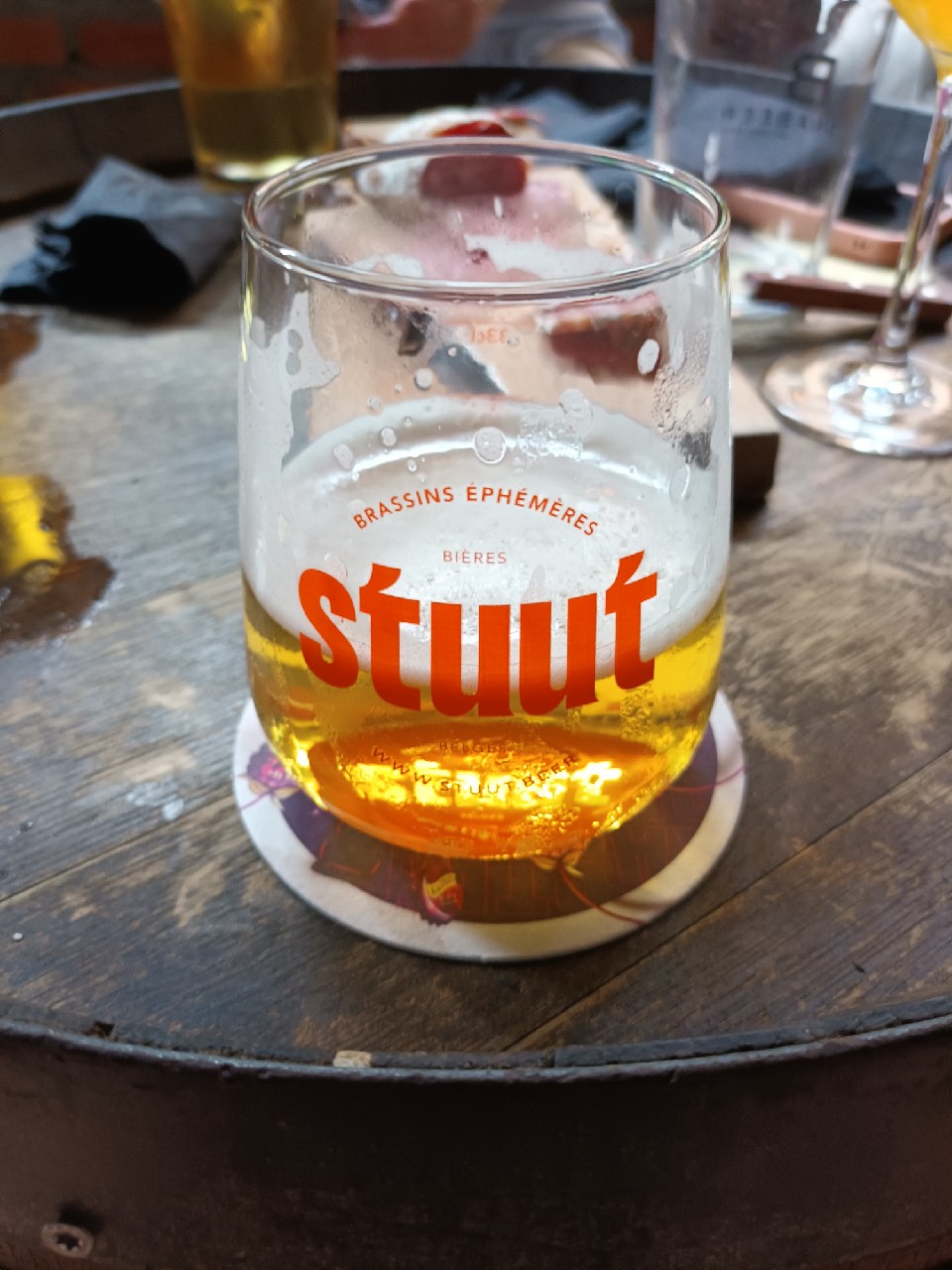 Stuut #24 White is white, Belgium