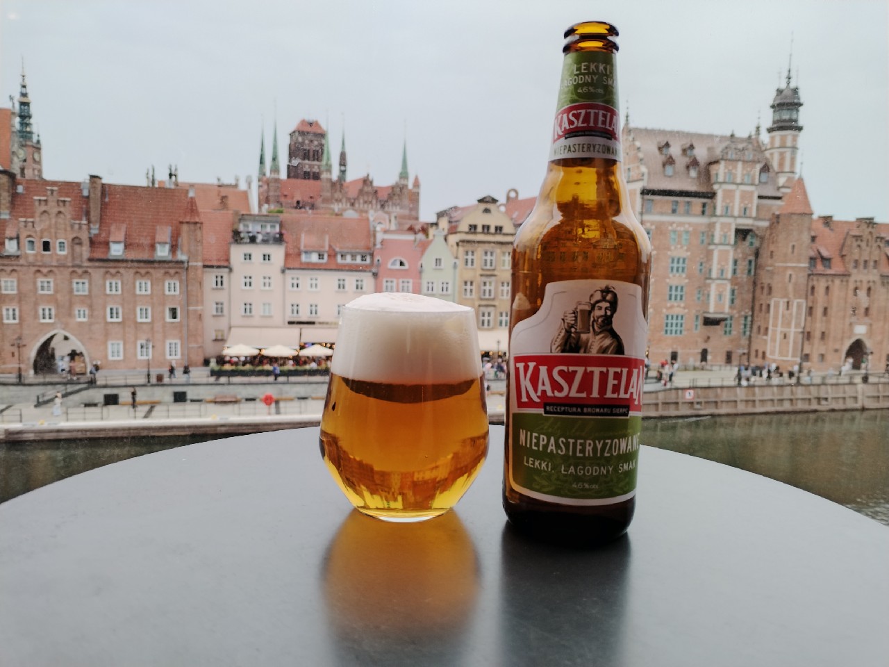 Kasztelan Niepasteryzowane, Poland