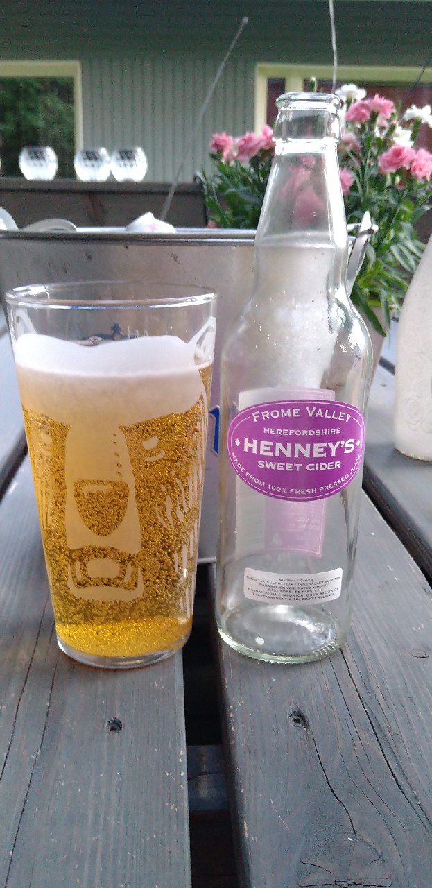 Henney's Apple Sweet Cider, England