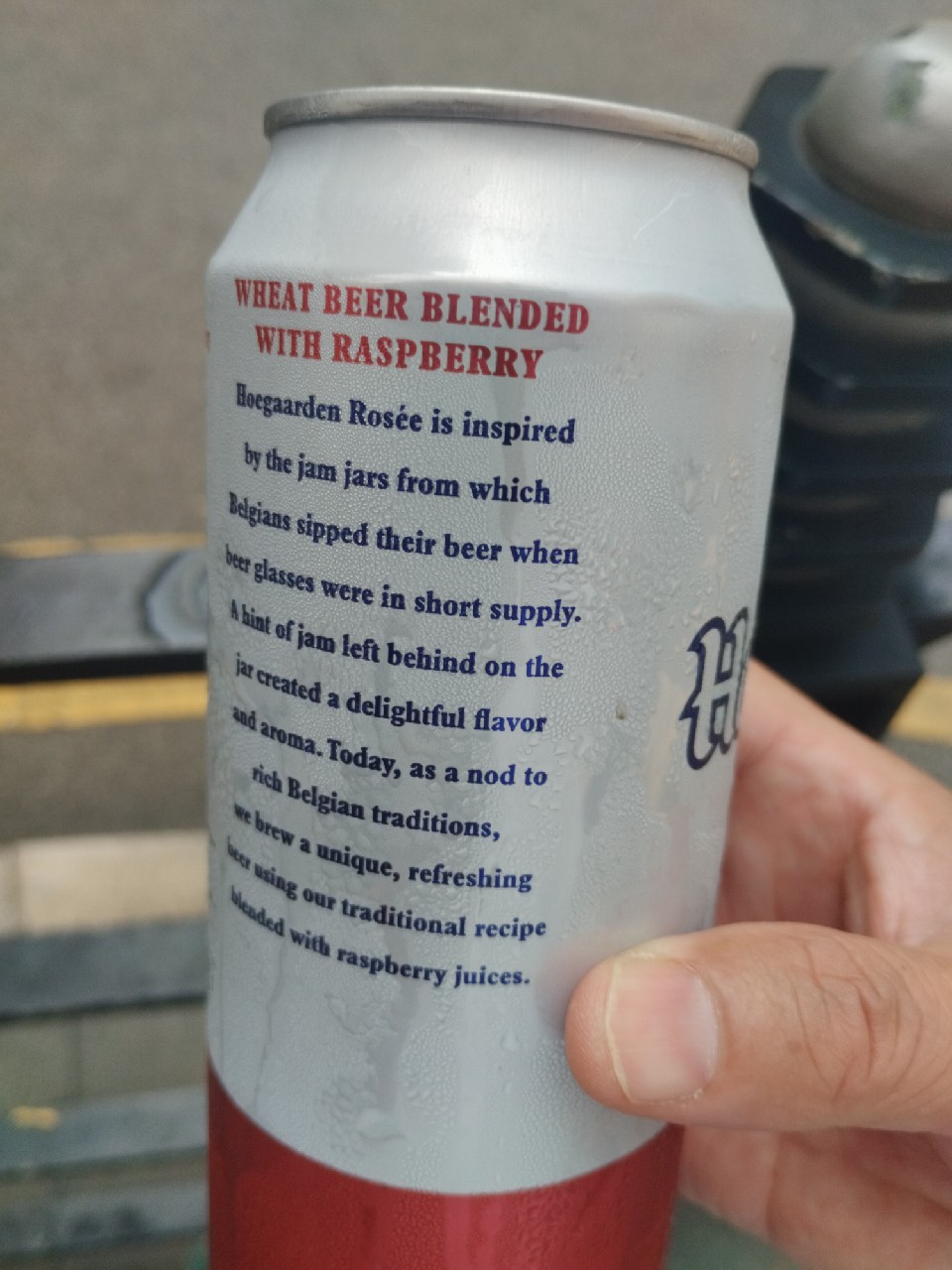 hoegaarden rosee wheat beer blendee with raspberry, Belgium