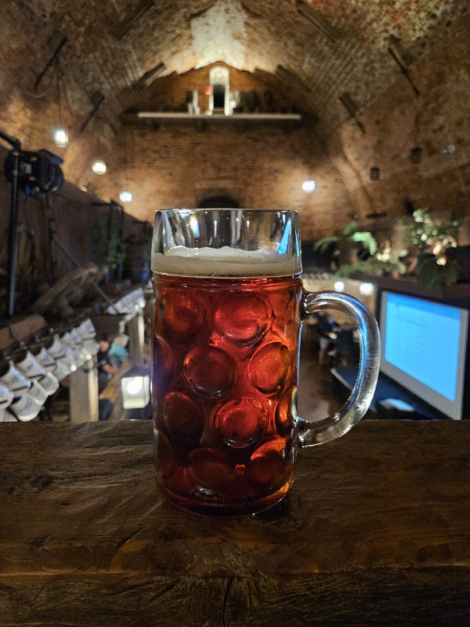 Püssirohu Punane, Estonia