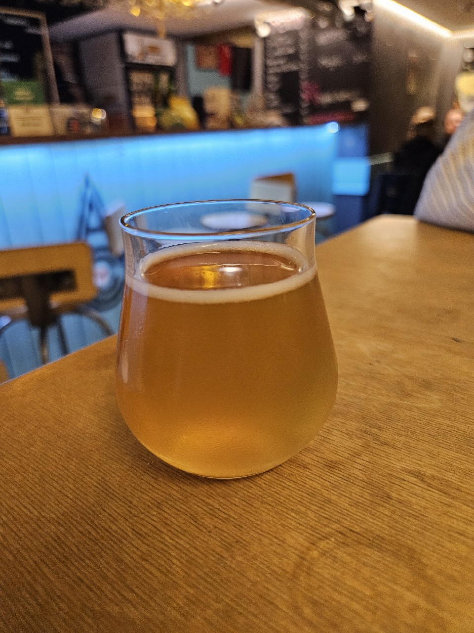 Miami Weisse, Estonia