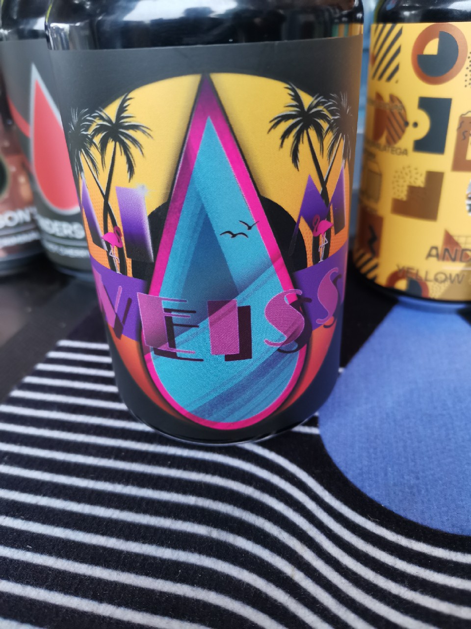 Miami Weisse, Estonia
