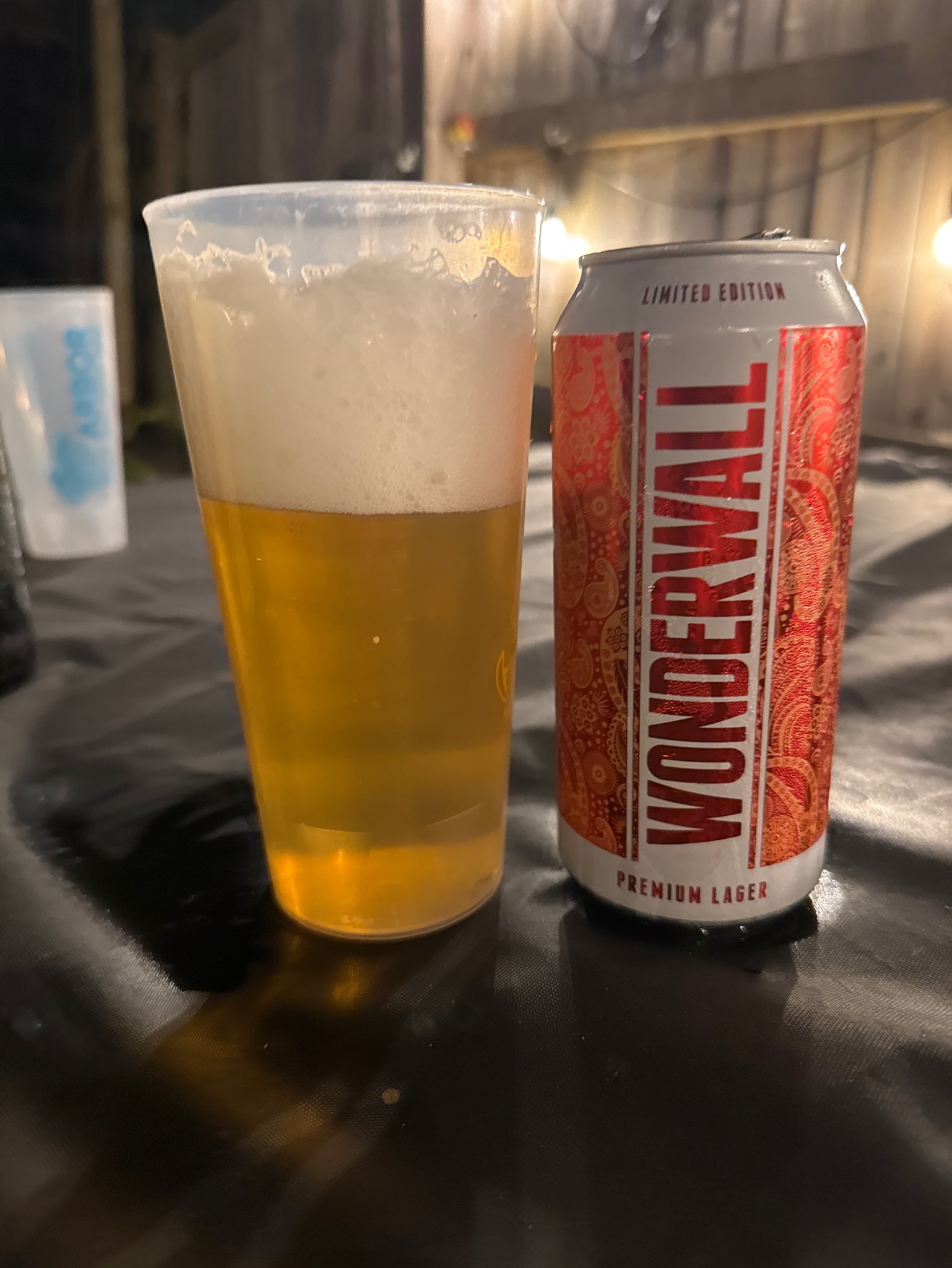 Wonderwall, Sunlit minds