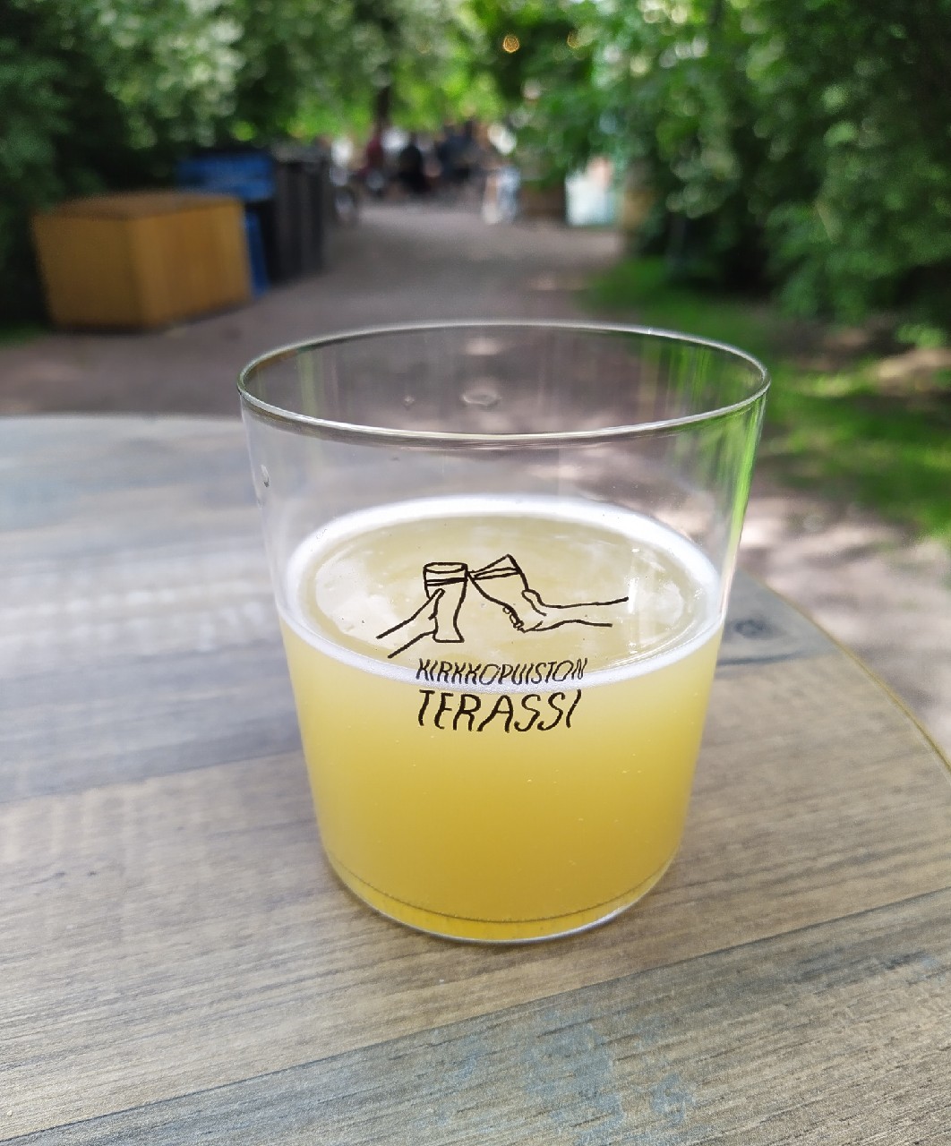 Jaakko Heitti Päärynän Seinään, Finland