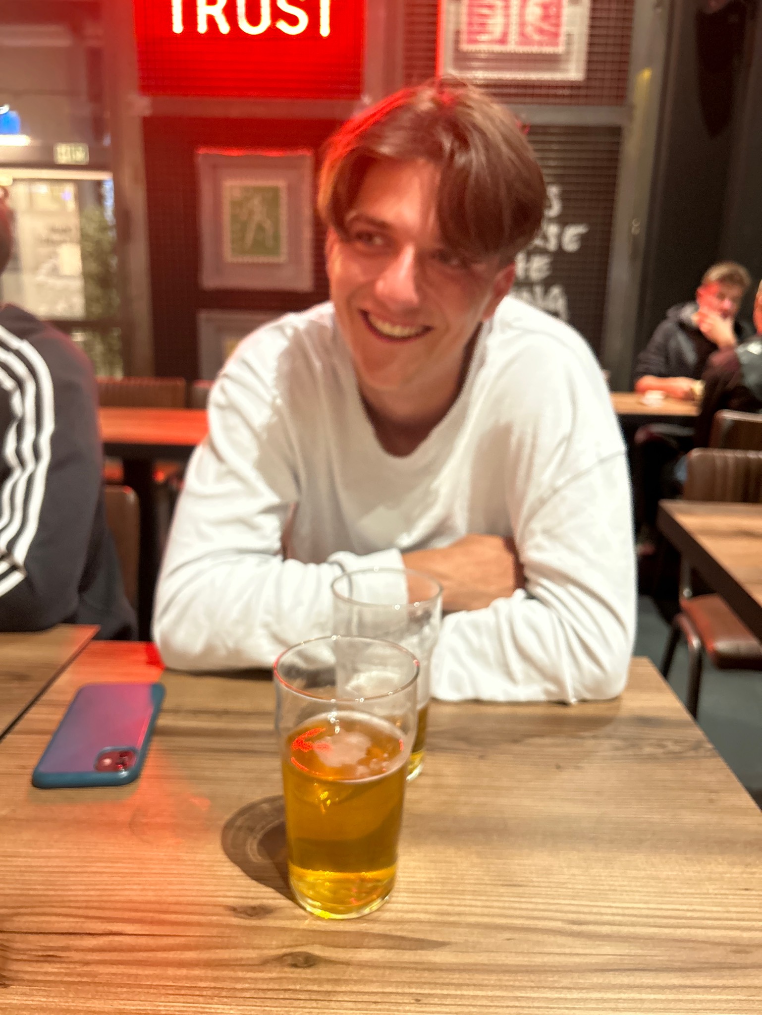 Crafty monkey lager, Hüsler Holz