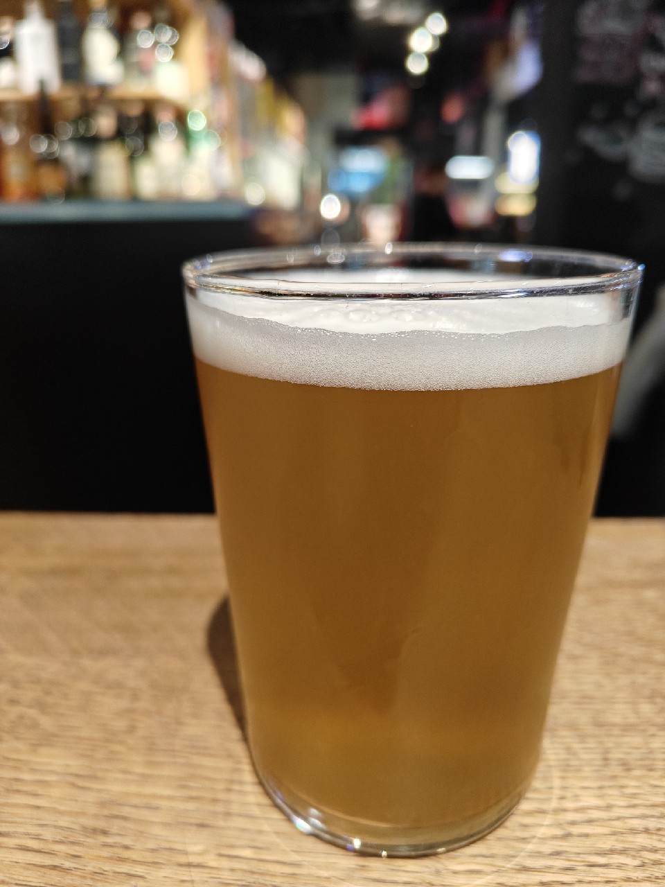 Miami Weisse, Estonia