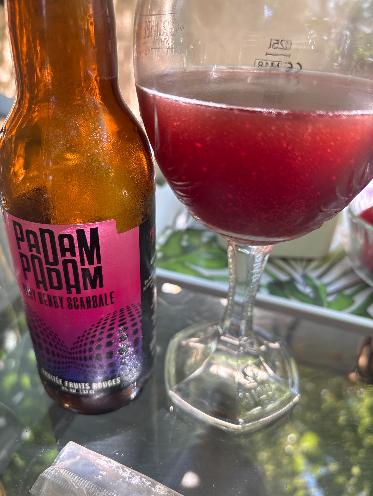 Very berry scandale, Padam Padam