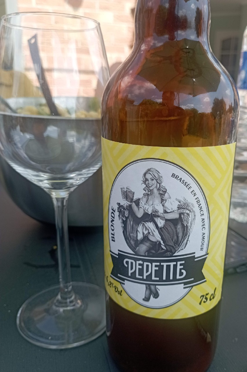 Pépette Blonde, France