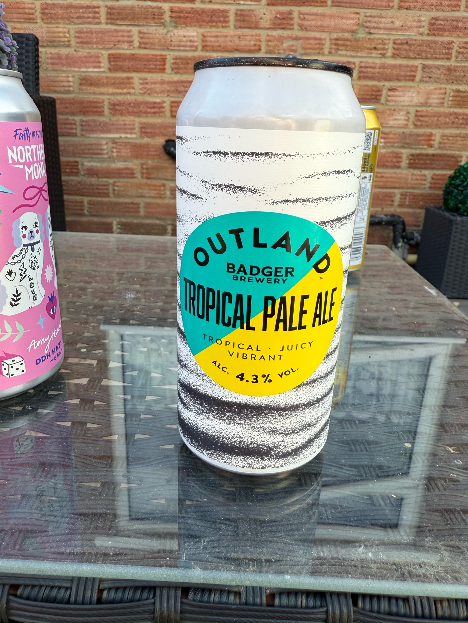 Outland Tropical Pale Ale, England
