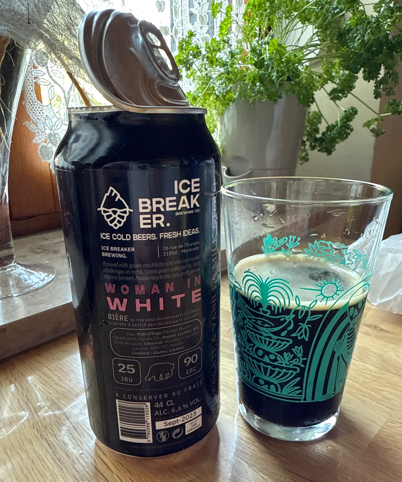 Woman In White, France