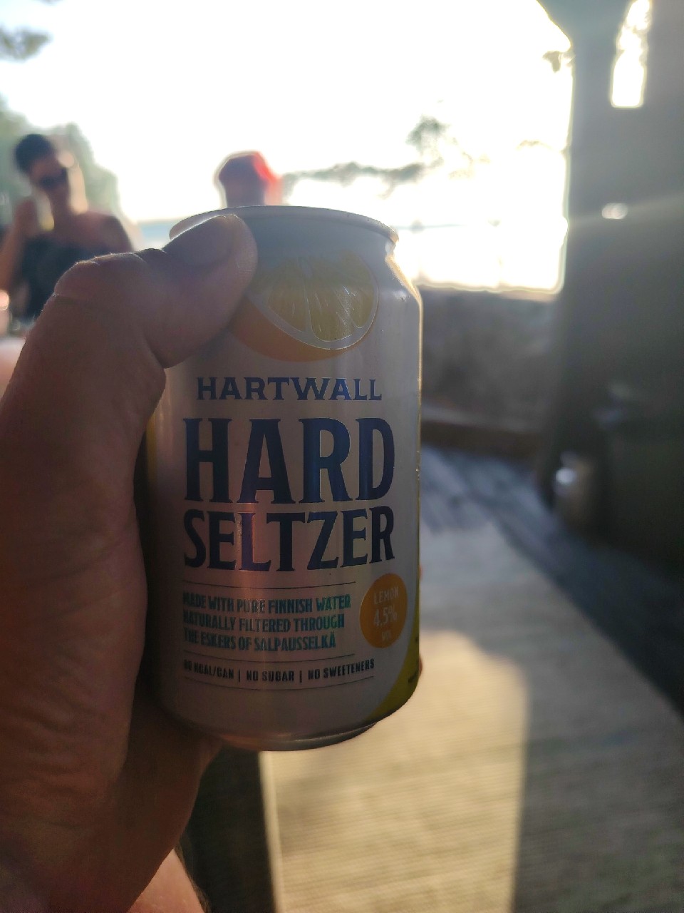 Hard Seltzer Lemon, Finland