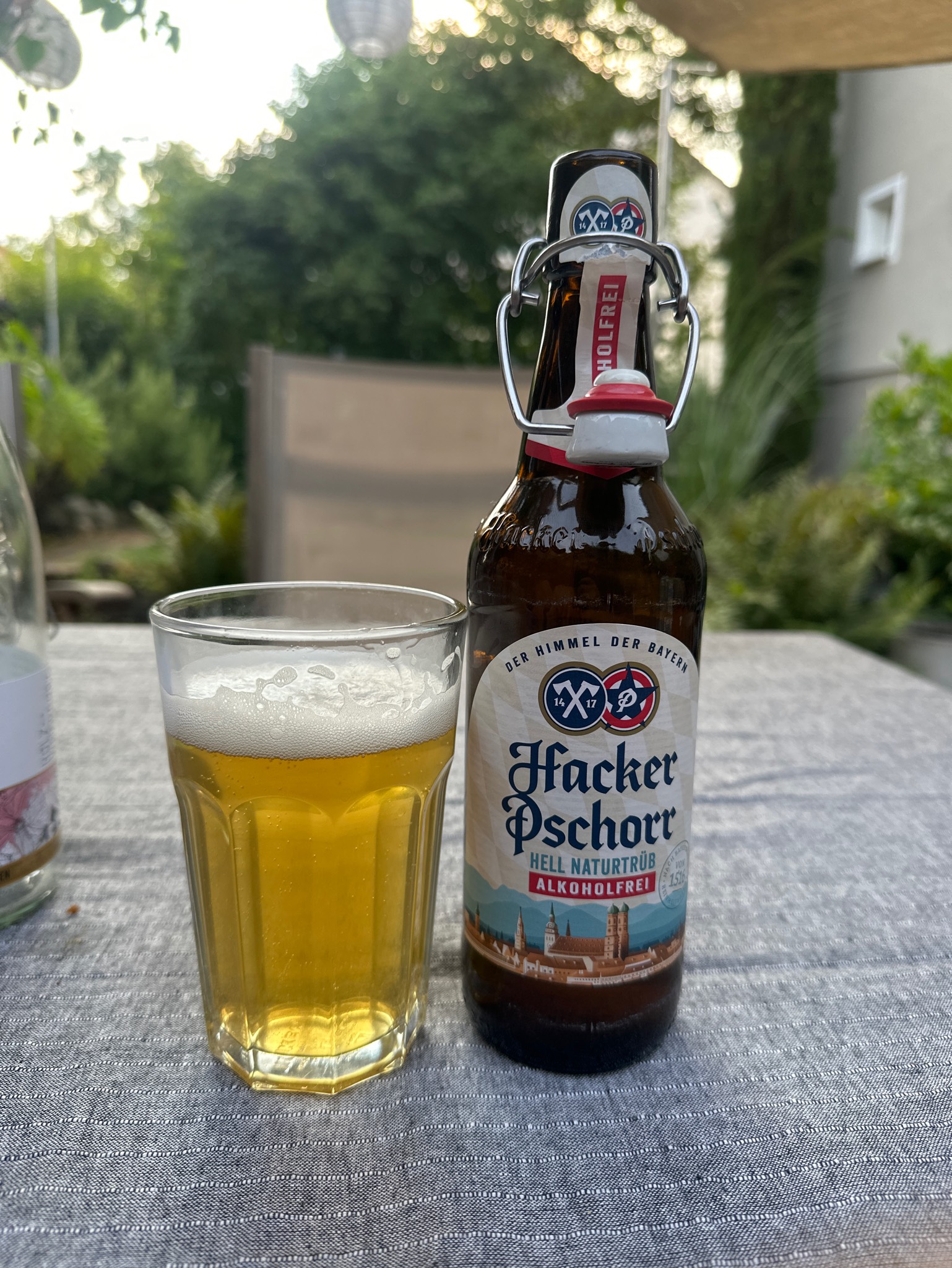 Hacker Pschorr Hell Naturtrüb alkoholfrei, Germany