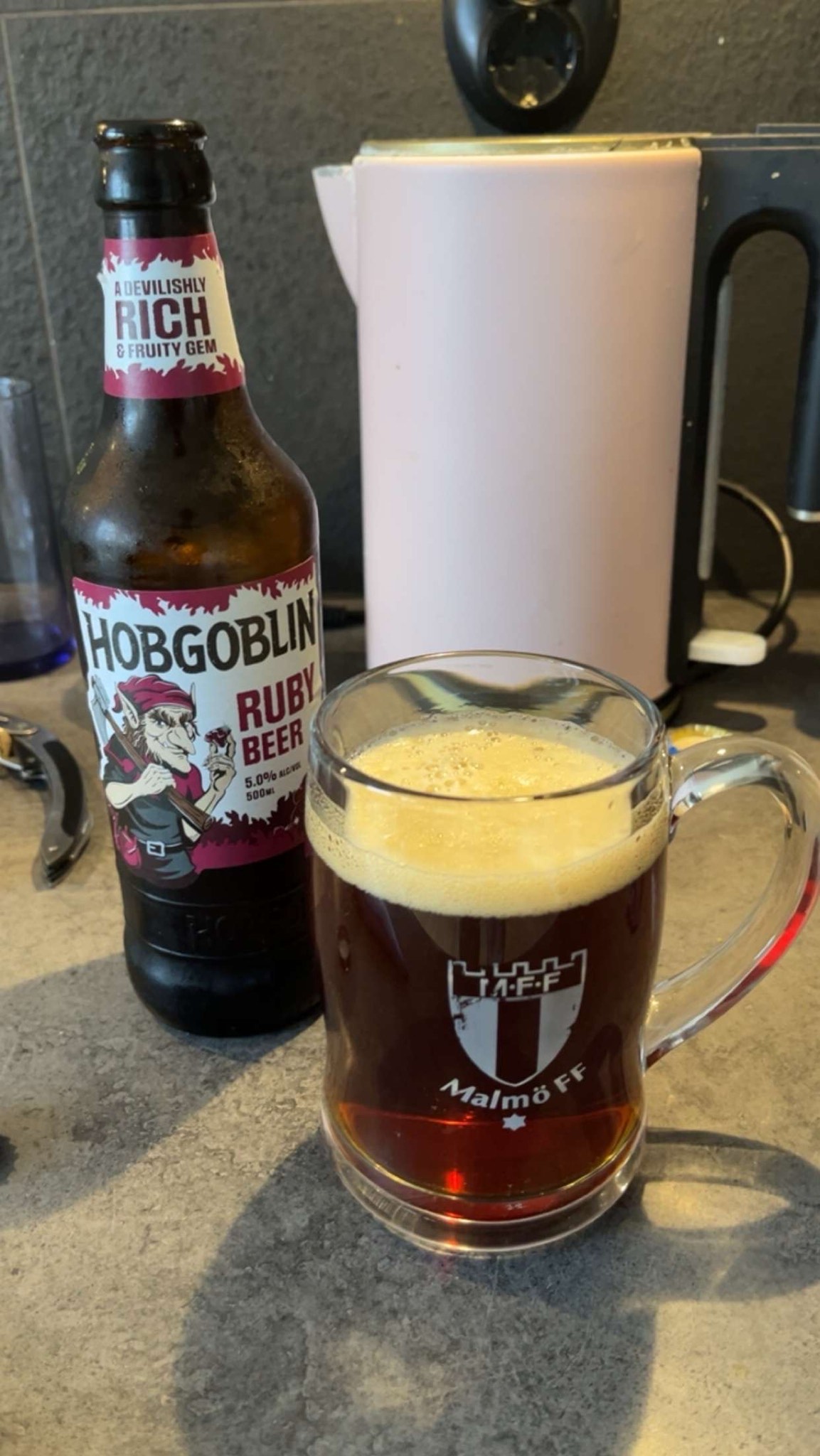 Hobgoblin, Wychwood Brewery (Marston's Brewery)