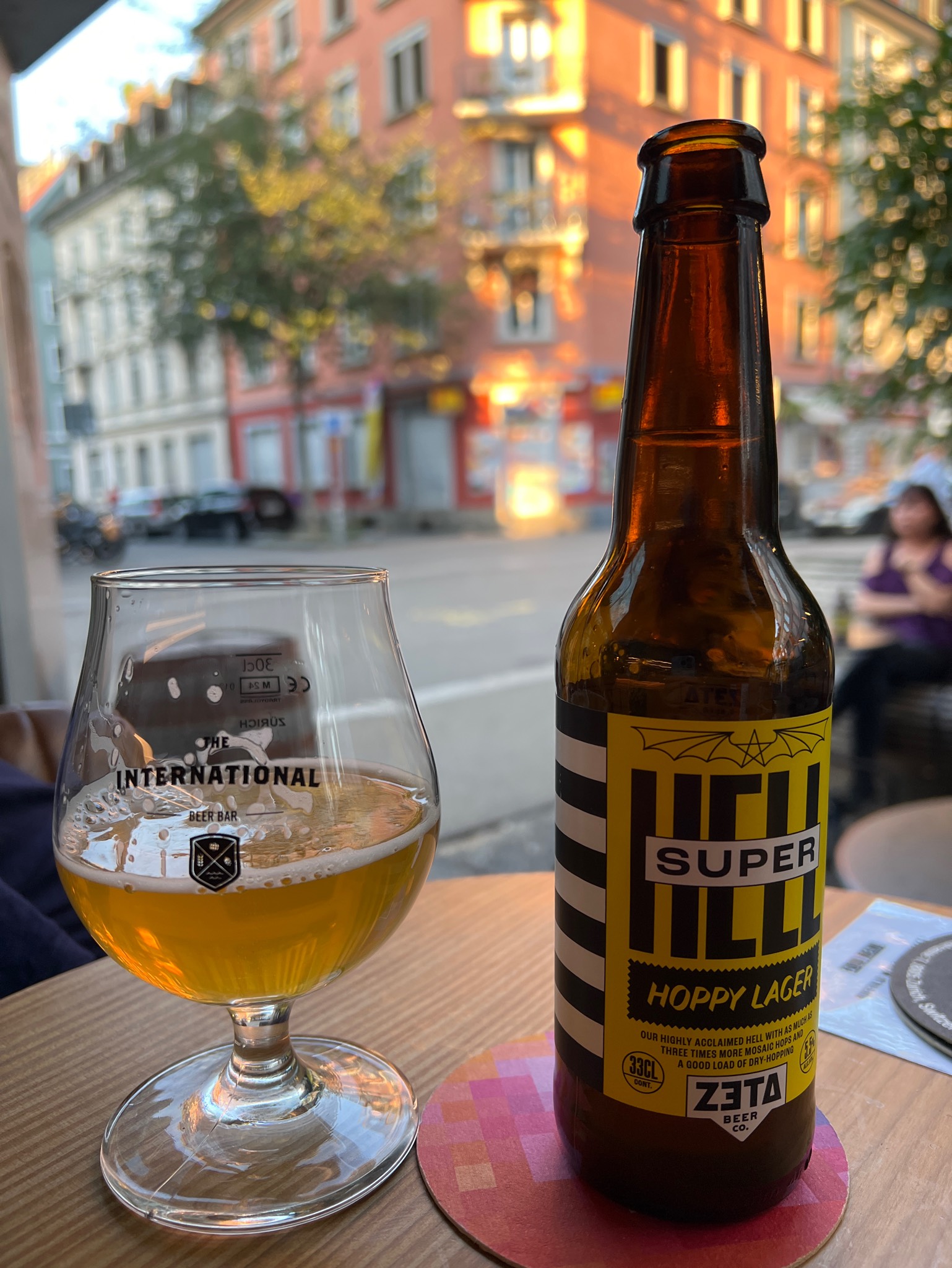 Superhell, Zeta Beer