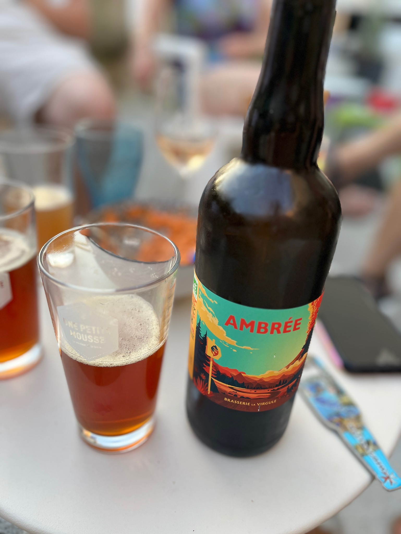 Virgule Ambrée, La Virgule