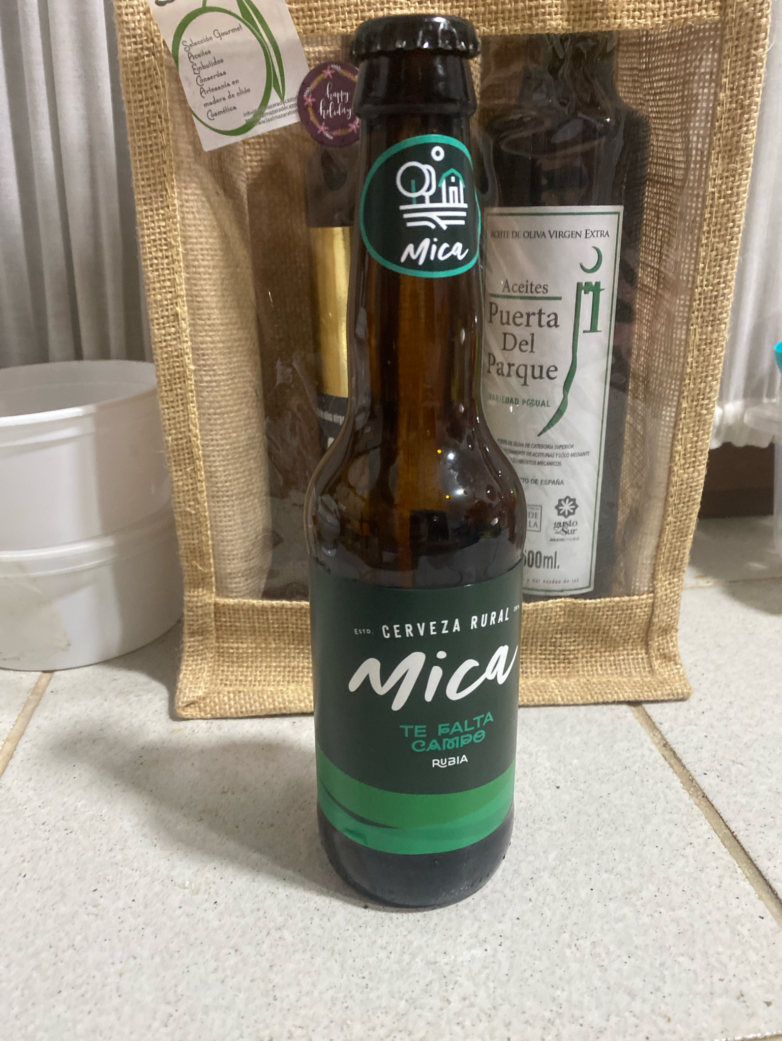 Te Falta Campo Rubia, Cerveza Mica