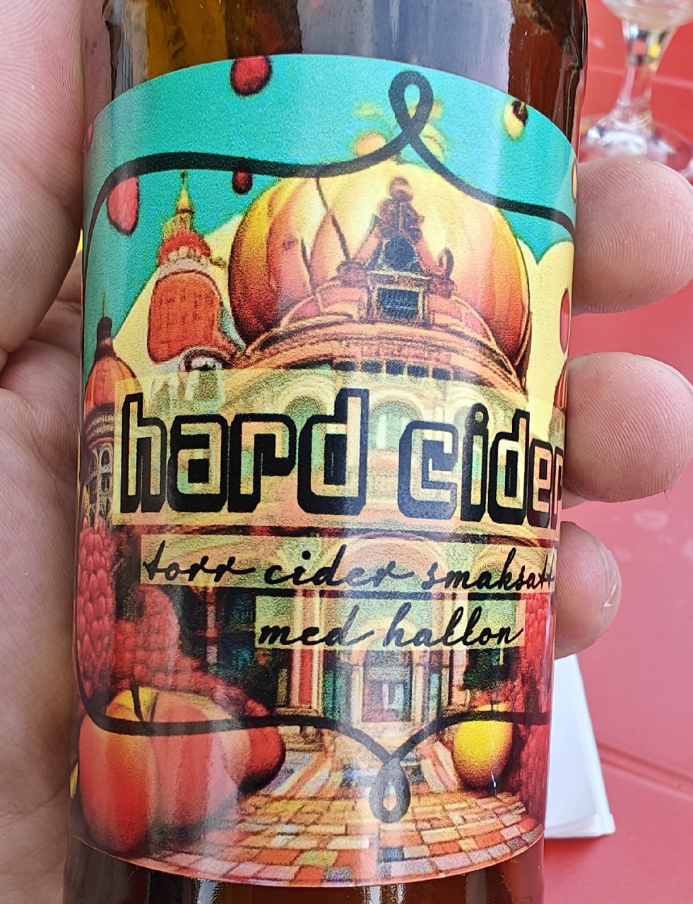 Hard cider smaksatt med hallon, Qvillinge Ekologiska