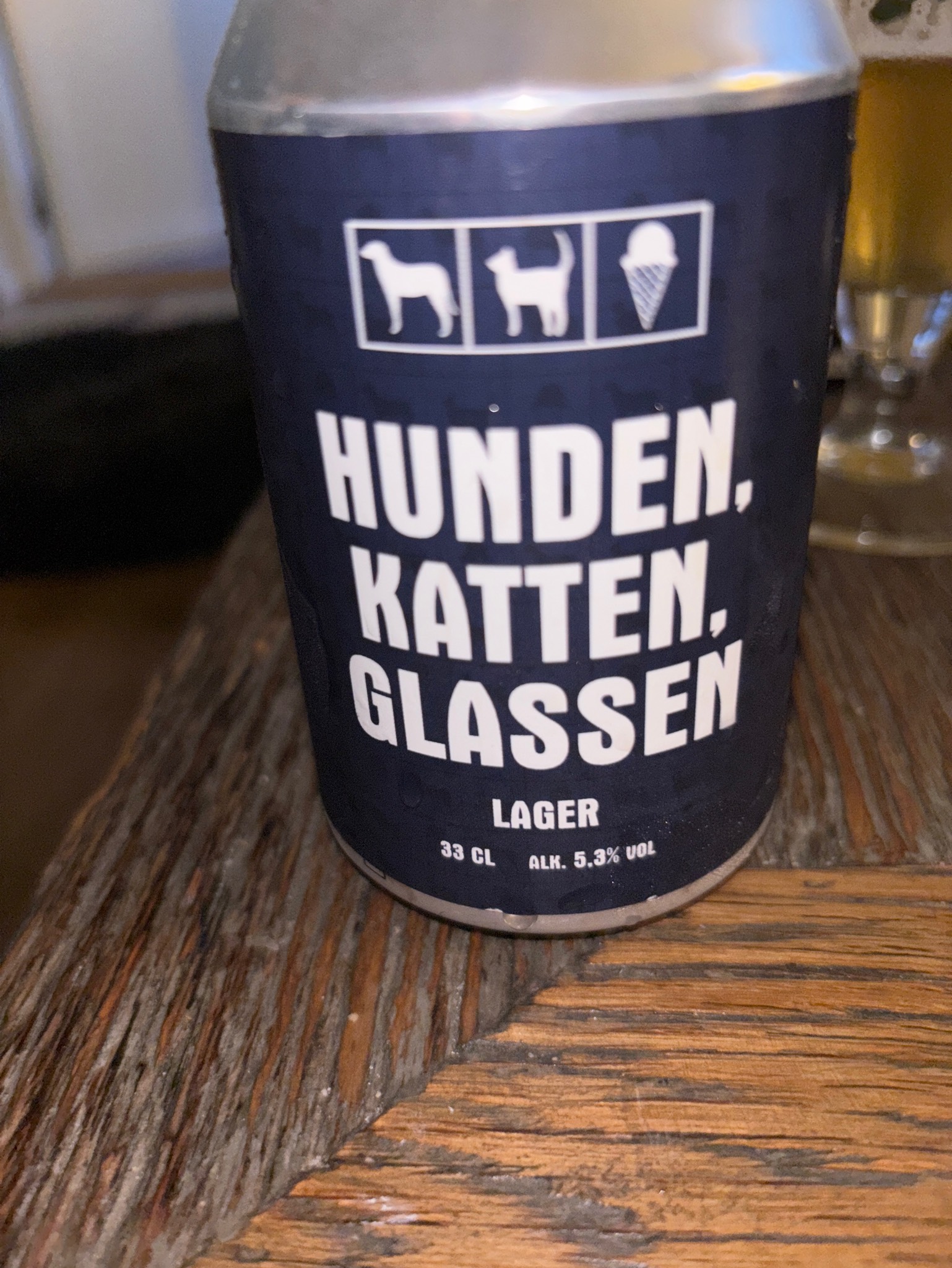 Hunden, katten, glassen, Sweden