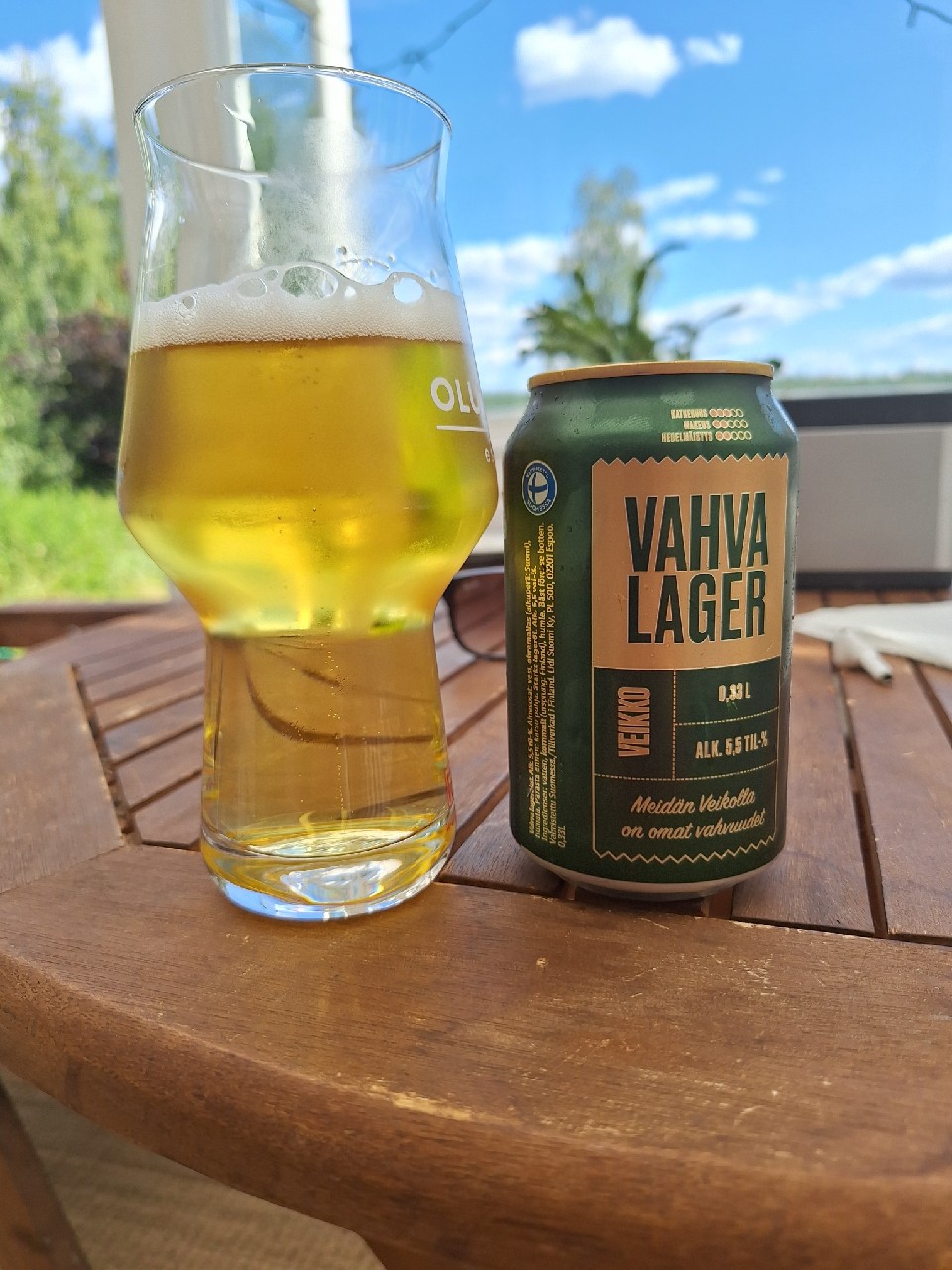 Meidän Veikko Lepää Lagereillaan, Finland