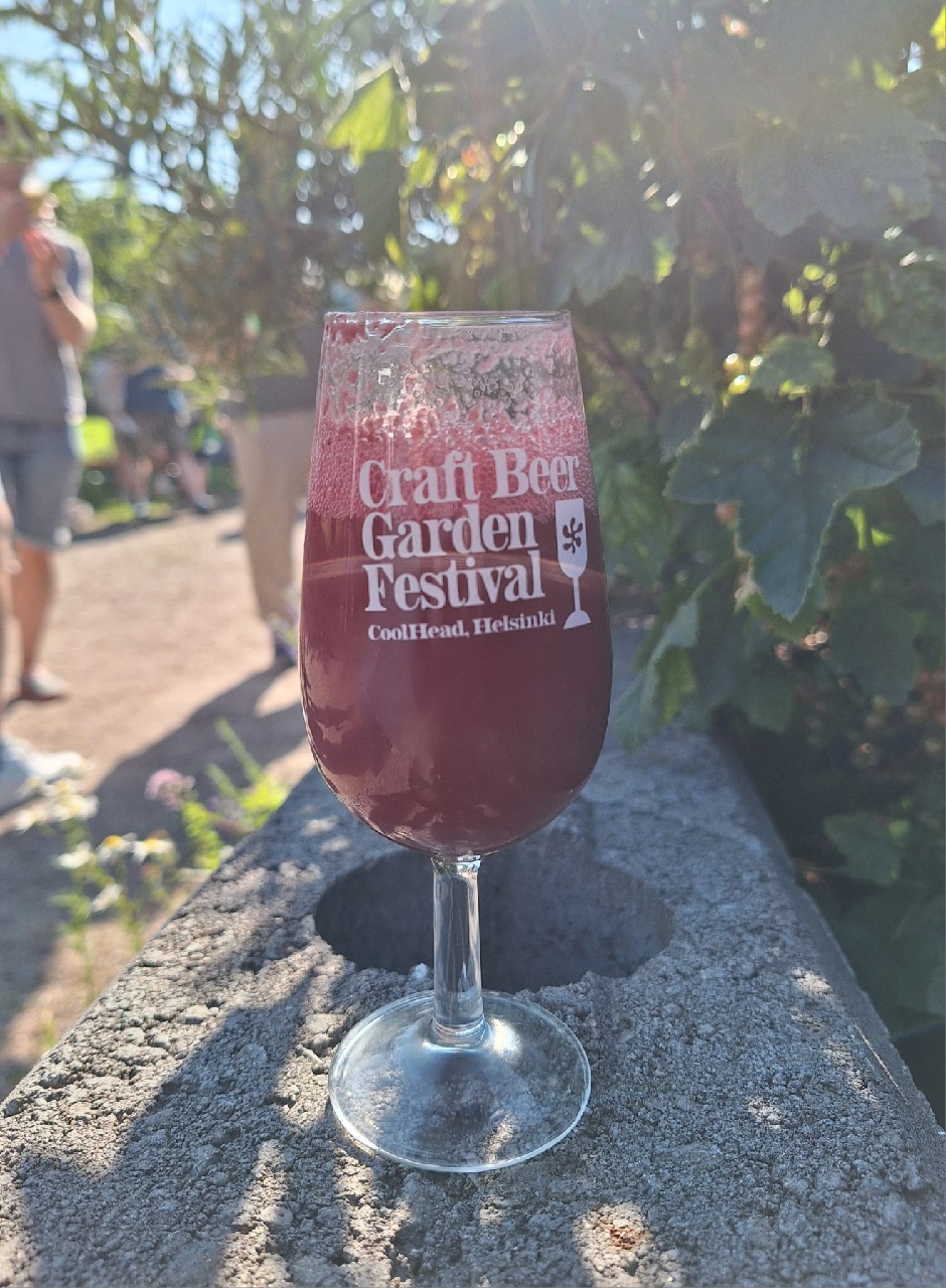 Space Between Stars, Sweden