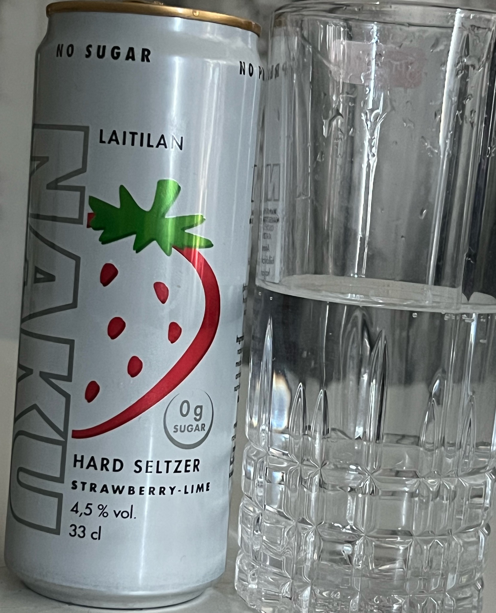 NAKU Hard Seltzer Strawberry-Lime, Finland