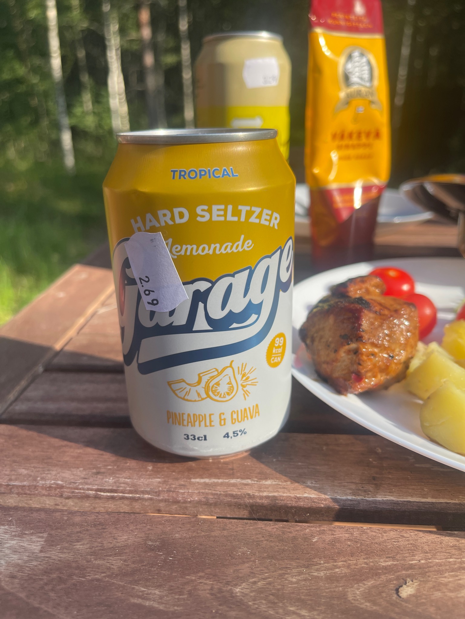 Garage Hard Seltzer Lemonade Tropical, Finland