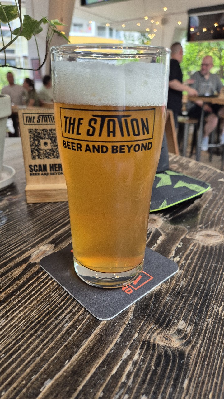 Road Runner, The Station