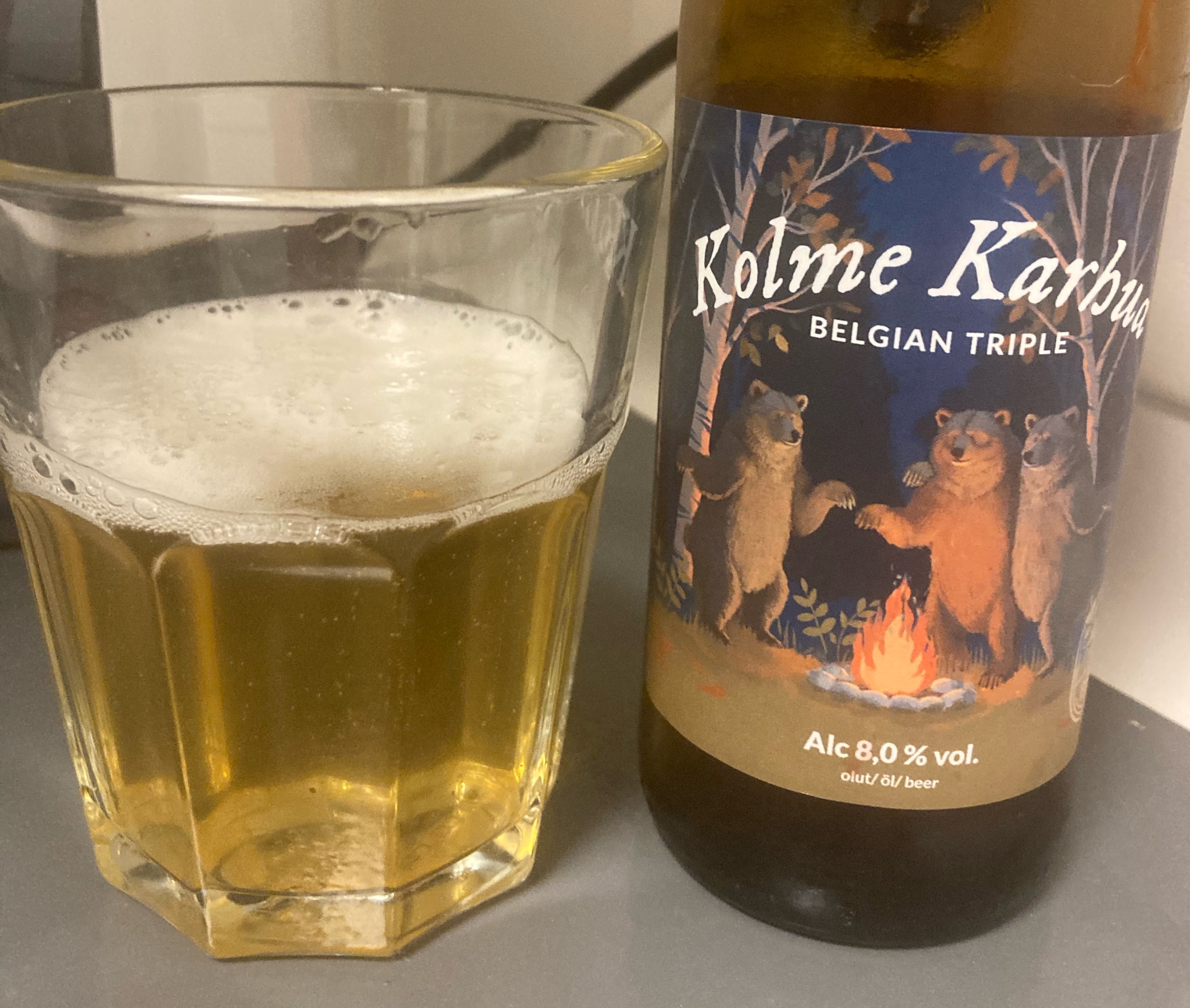 Kolme Karhua, Finland