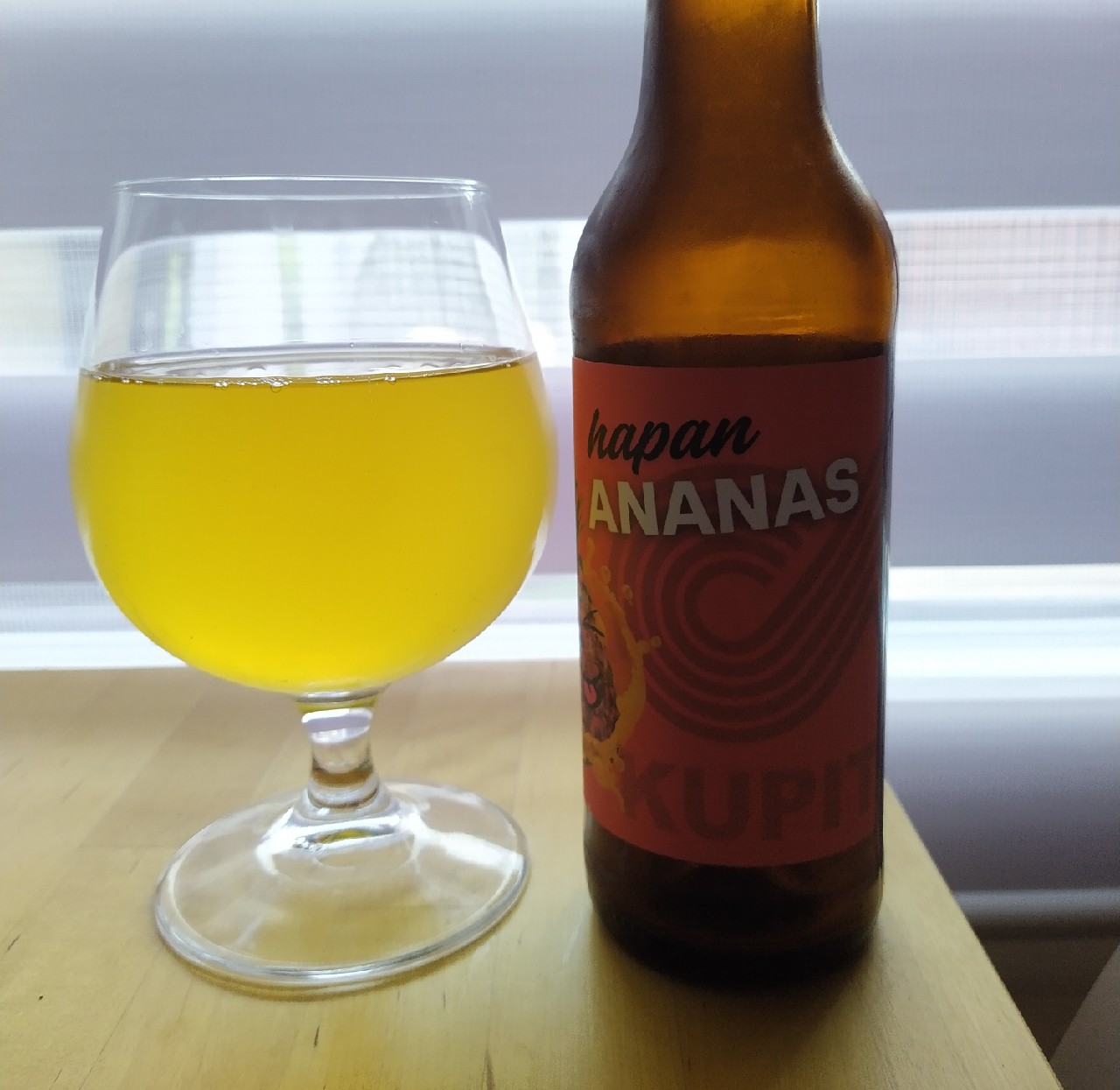 Hapan ananas Kupit, Finland
