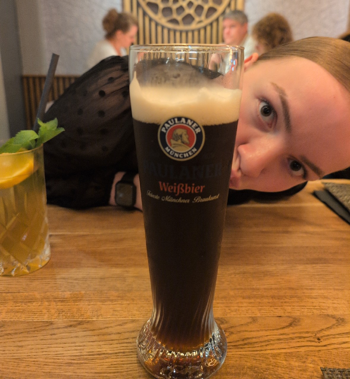 Krombacher Weizen dunkel, Krombacher Brauerei