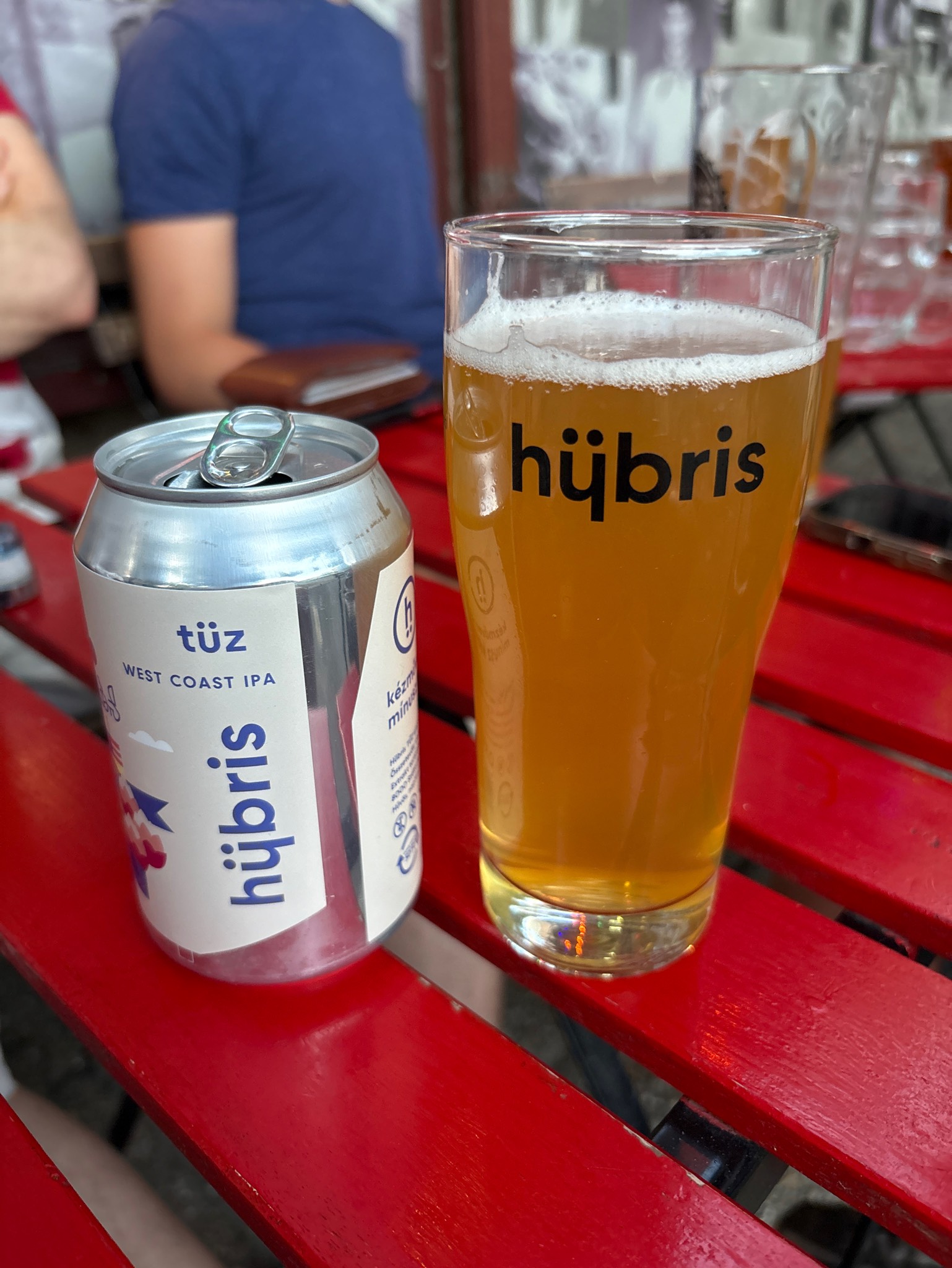 Tüz, Hübris