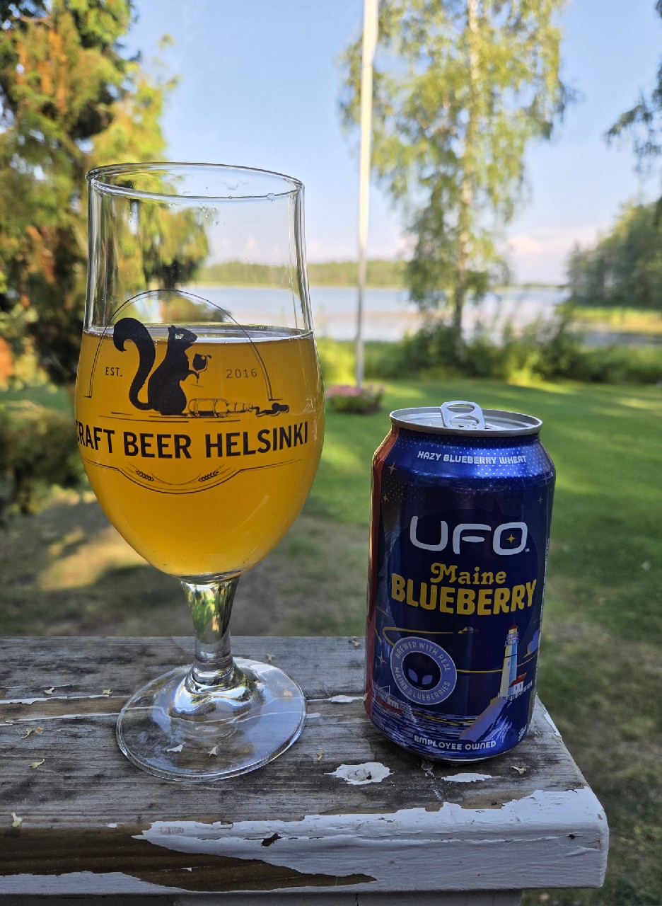 Maine Blueberry, UFO