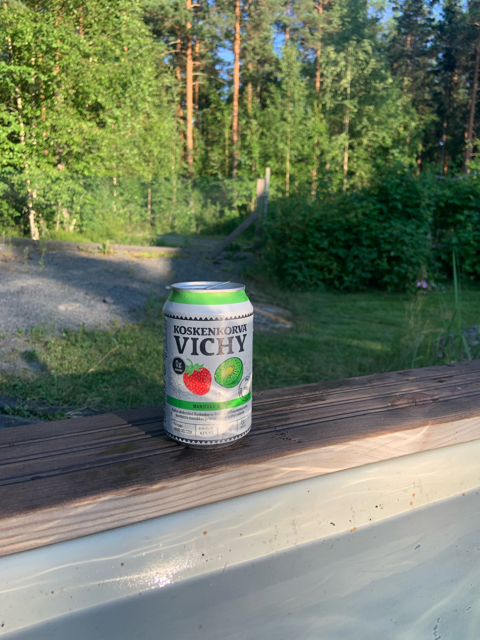 Koskenkorva Vichy Mansikka & Kiivi, Finland