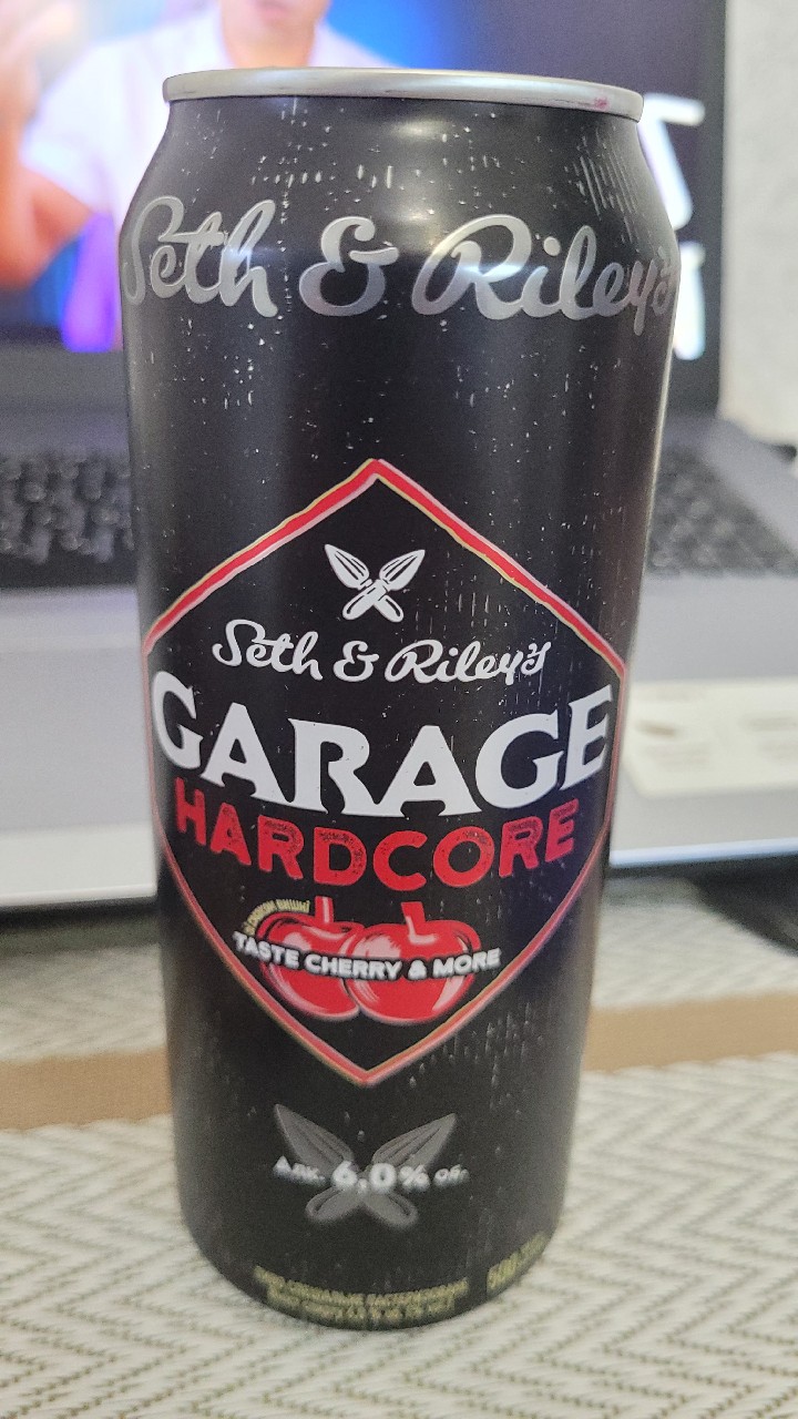 Garage Hardcore Cherry, Estonia