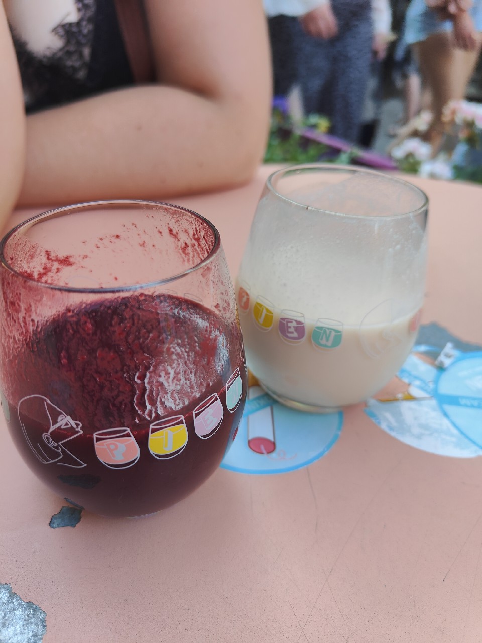 ärpus black currant x cherry x blueberry x coconut x almond, Latvia