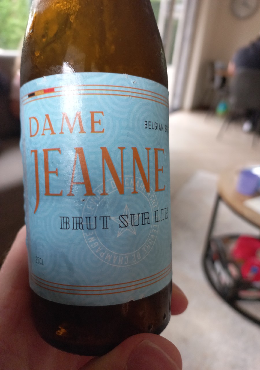Brut Sur Lie, Dame Jeanne