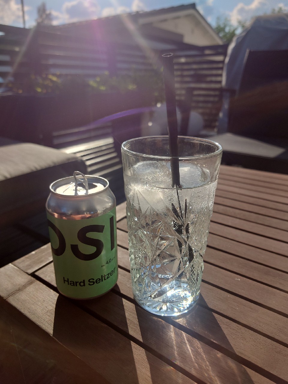 Tosi Hard Seltzer: Omena + Timjami, Ägräs Distillery