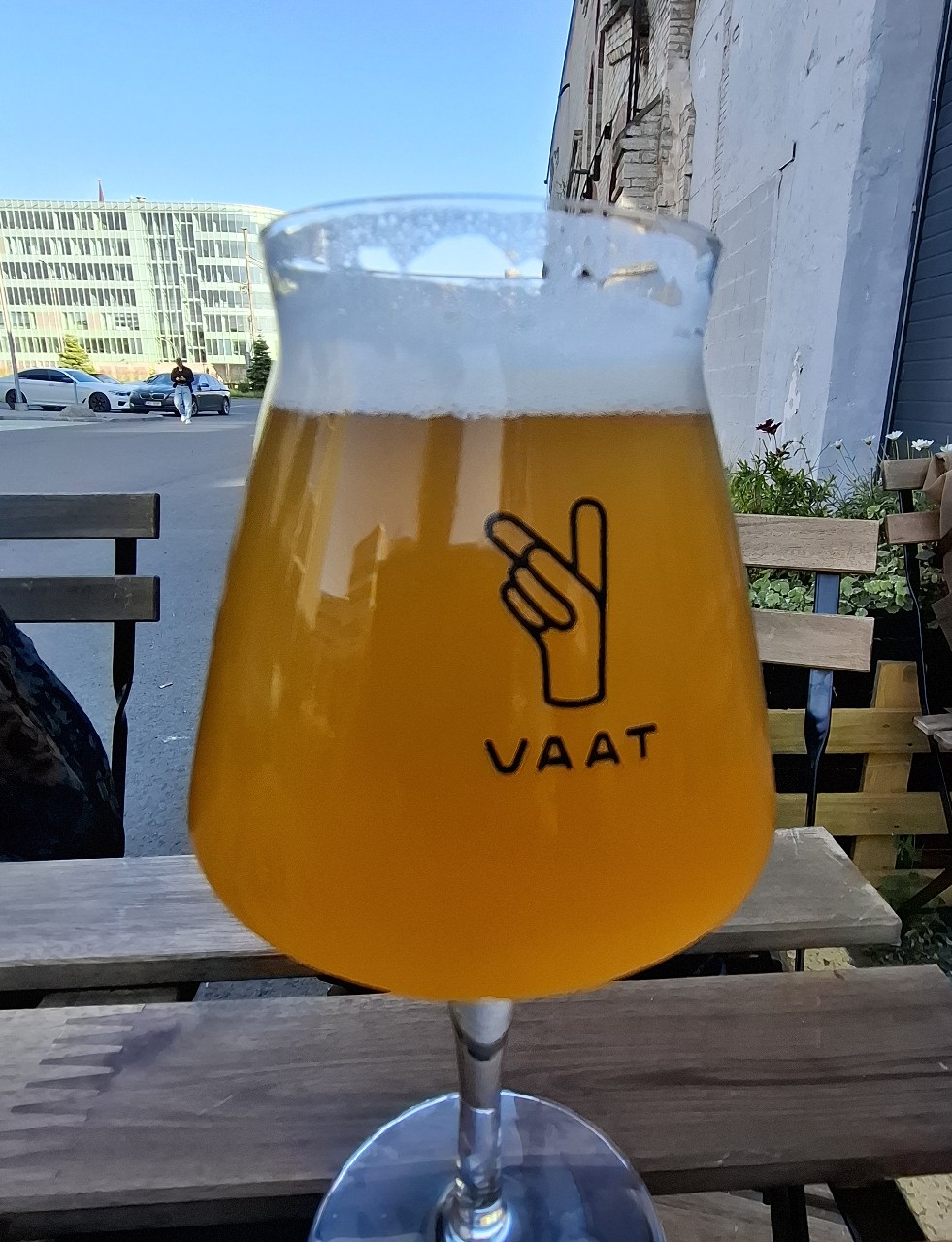 unglued, Vaat