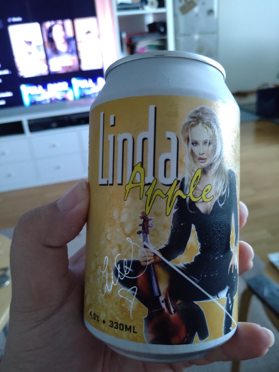 Linda Apple, Finland